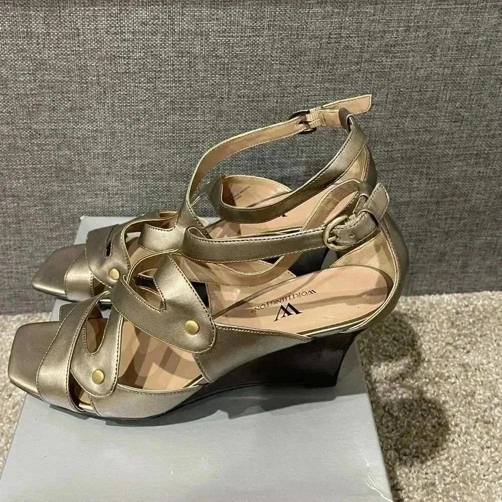 Worthington Wedge Heels - Picture 4 of 8